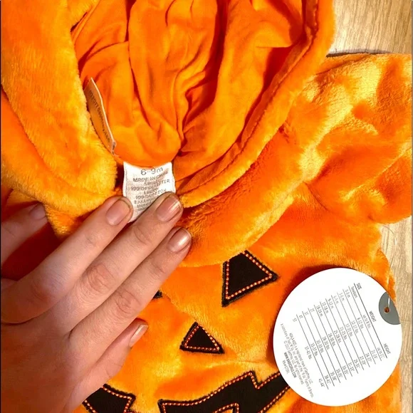 6-9m Warm Footed Halloween Pumpkin NWT - Picture 3 of 3